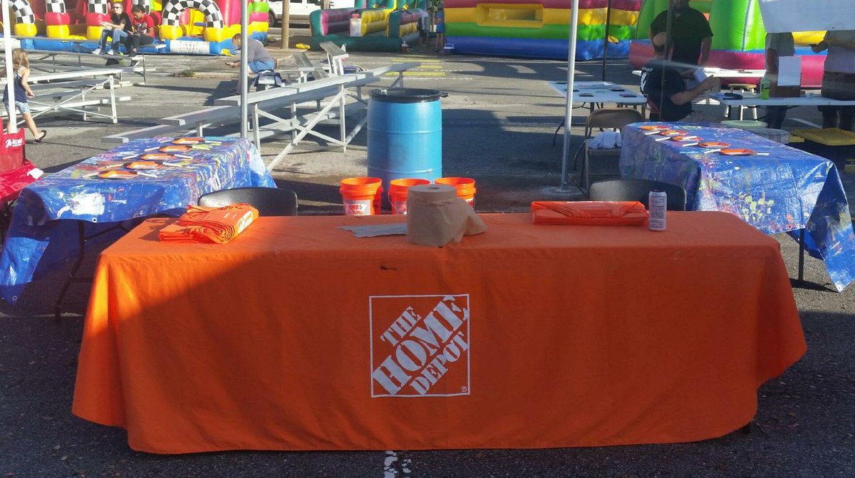 JulieCribbTHD's tweet photo. Riverfest Kids Workshop! #kidsworkshop https://t.co/ITD3aifhsG