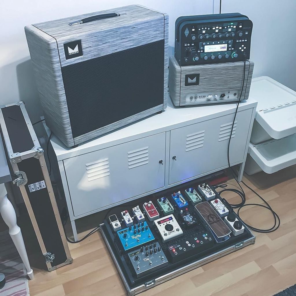 thetonethrone's tweet photo. Here’s a redonkulous littler setup from @ohmlesspedals! Anytime a @morganamps is involved, I lose it! I’d love to own one some day! #toneth… https://t.co/c6VP4mdmiv