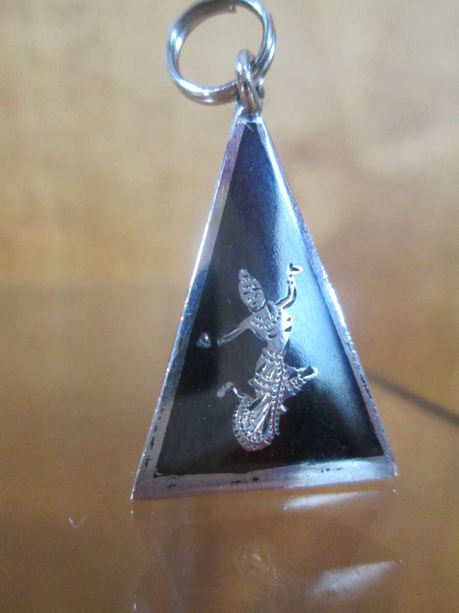 whytewing's tweet photo. Sterling Silver Bracelet Charm ~ SIAMESE DANCER, Niello Pyramid ~ https://t.co/k1W4NsuTsp #Vintage #sterlingsilver #dancewithme #danglecharm https://t.co/4mQan3L88C