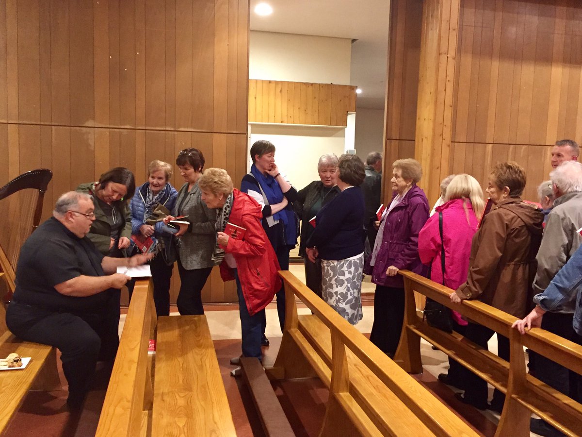 ColumbaBooks's tweet photo. A wonderful, positive crowd tonight and the books have sold out! https://t.co/l7DQir07xQ