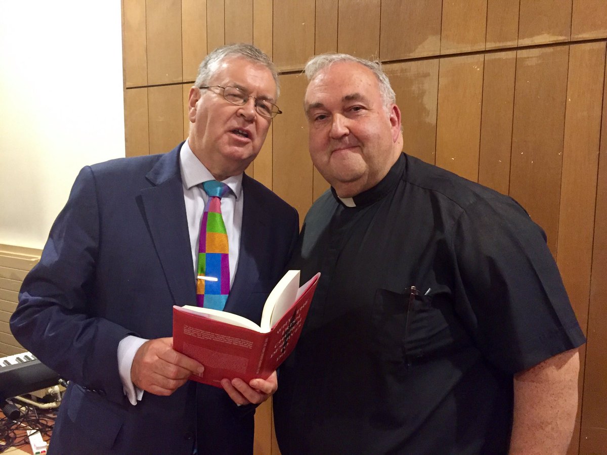 ColumbaBooks's tweet photo. A wonderful, positive crowd tonight and the books have sold out! https://t.co/l7DQir07xQ