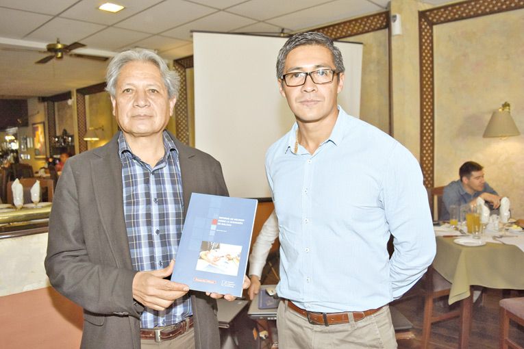 FEPC_Cochabamba's tweet photo. Empresarios participan de la presentación de libro de la @fmilenio
https://t.co/rF3EkpaJzP
@Henryoporto @g_espinoza @roblaser https://t.co/QW1ER290Ge