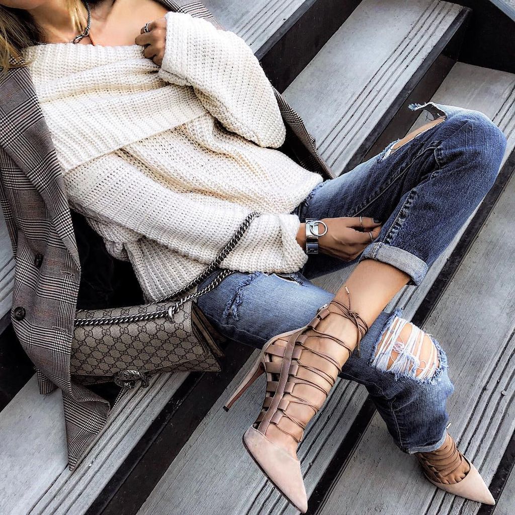 ChiclyApp's tweet photo. It's all in the details.  📷 @lolariostyle #getchiclyapp #chiclystyle #getchiclystyled https://t.co/ccW0UHJlHn