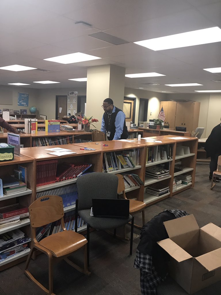 WinfreyDr's tweet photo. #HappyPrincipal #inhousecompetition #Hawkshavingfun @HMC1MeYouUs @piophardwork @HMSANTAFE @latanya_frankli https://t.co/JCp977NsBU