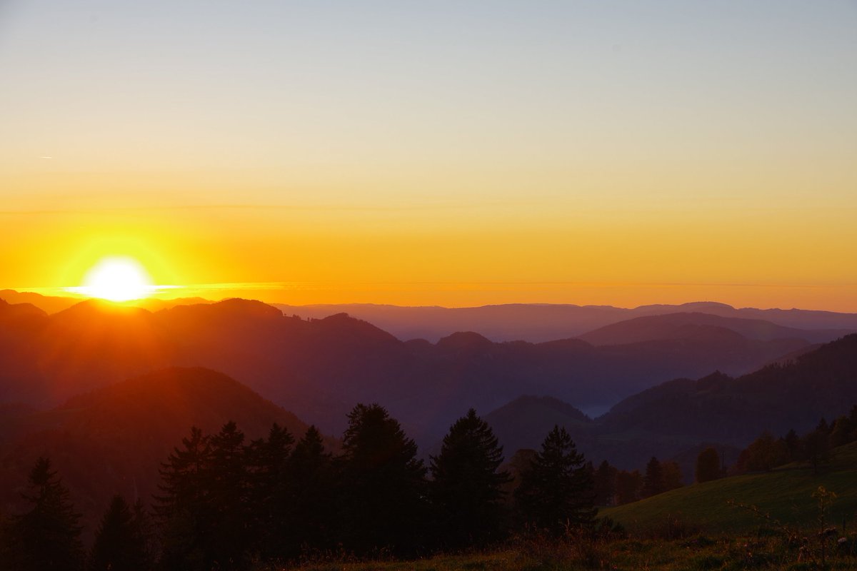 lubuwetter's tweet photo. #sunset am #Passwang im Solothurner #Jura https://t.co/EQ9aZ7DiNd