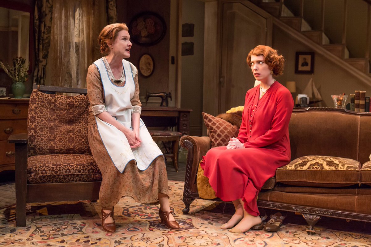ThePeccadillo's tweet photo. A night with the Fisher gals. #WCW #TheShowOffPlay https://t.co/n1gBdvbgmr