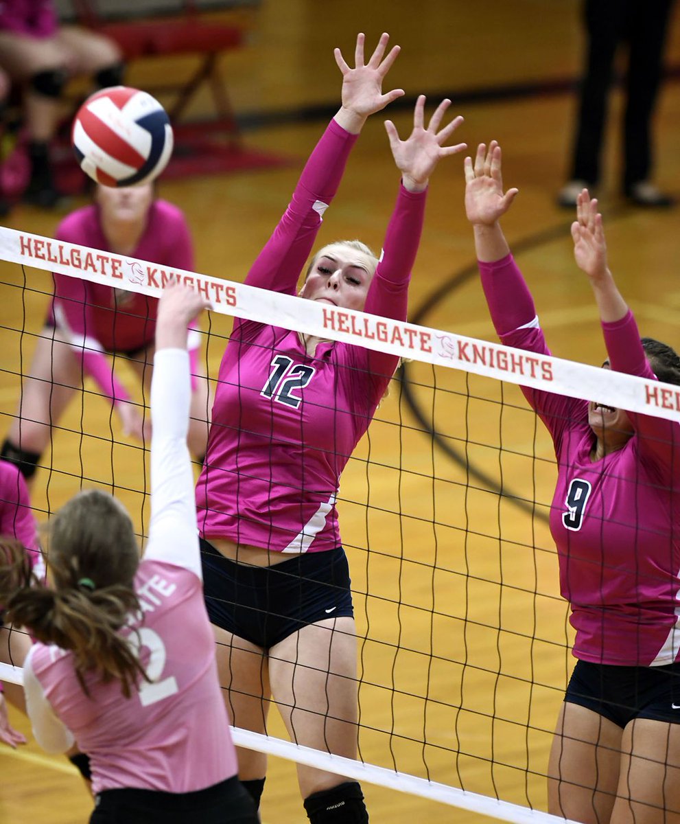 406mtsports's tweet photo. Crosstown drama as @bigskyhsvball take first 2 sets against @HellgateHigh, but it took 5 to hang on https://t.co/Rp43JUYpYT #mtscores https://t.co/rjfbAorZSQ
