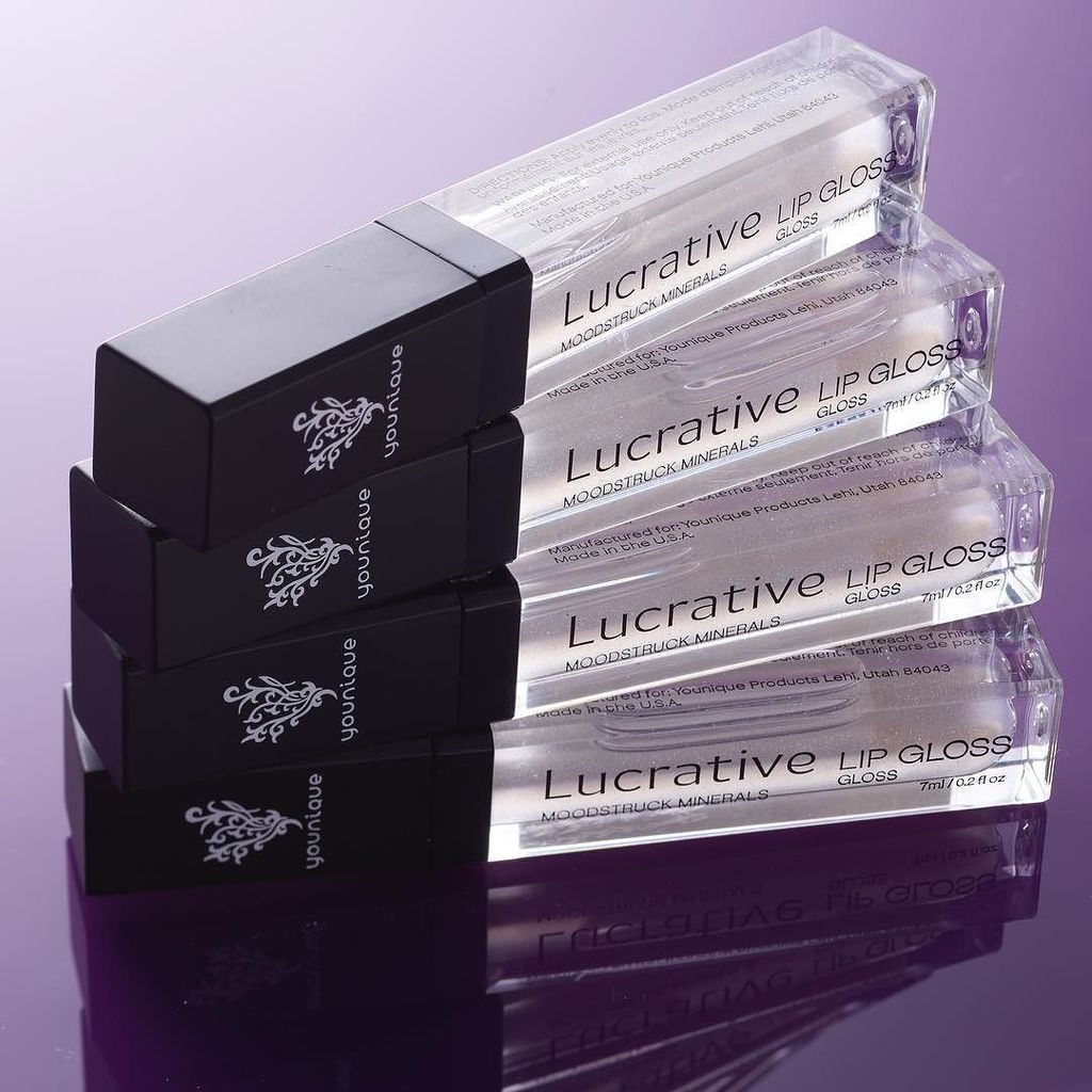 Younique_Corp's tweet photo. Faithful and true, Loyal is the #MOODSTRUCKMINERALS #LUCRATIVELIPGLOSS you always want to have. This clear gloss a… https://t.co/oeR30wSYEQ https://t.co/nktIERJo4z