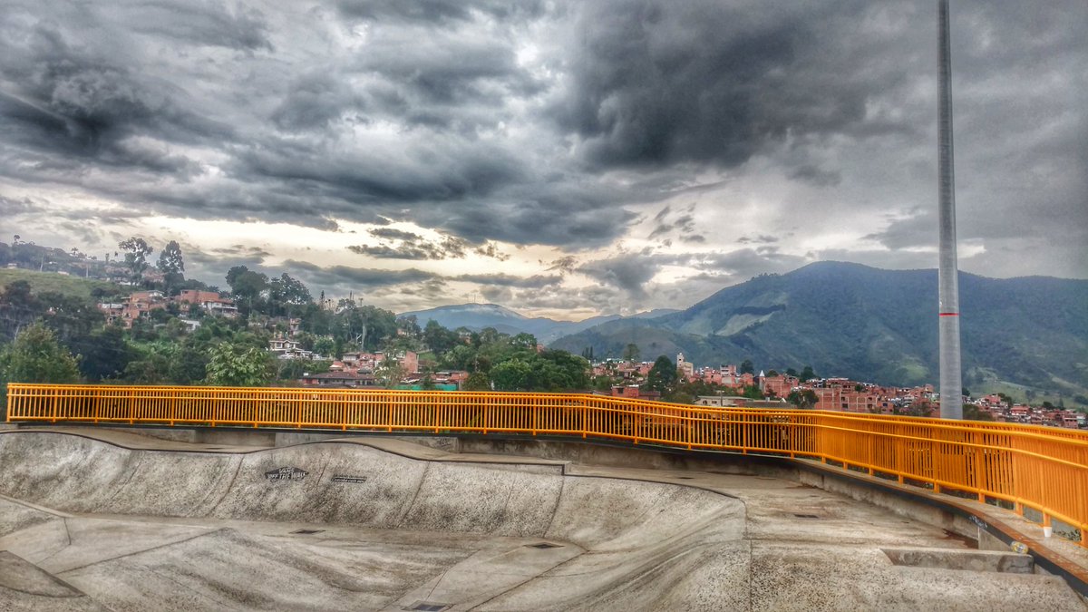 Andresconde87x's tweet image. Disfrutando una tarde fría de #bmx  #gopro #goprohero4session