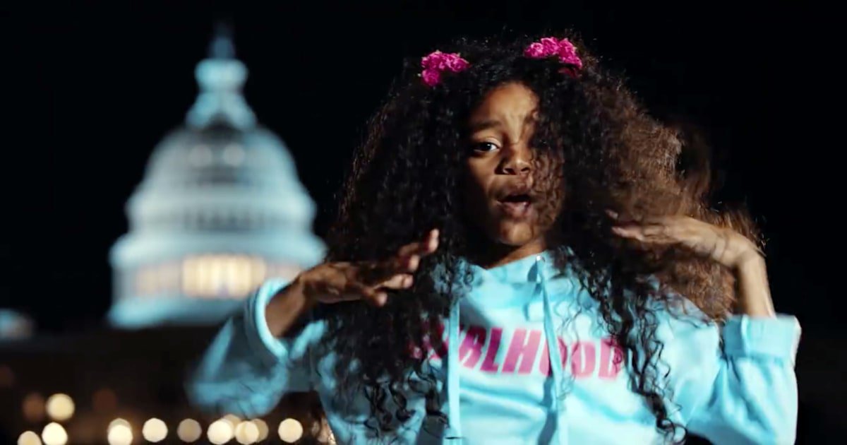 Beyoncé marks International #DayoftheGirl with a female-empowering video for her song "Freedom"rol.st/2i3hA97