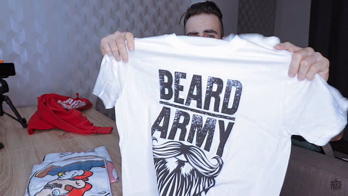 beardmeatsfood's tweet photo. Wanna win a free t-shirt?! Slap that like button and retweet the heck out of it! 🙋🏻‍♂️ https://t.co/H2kup7BZHz