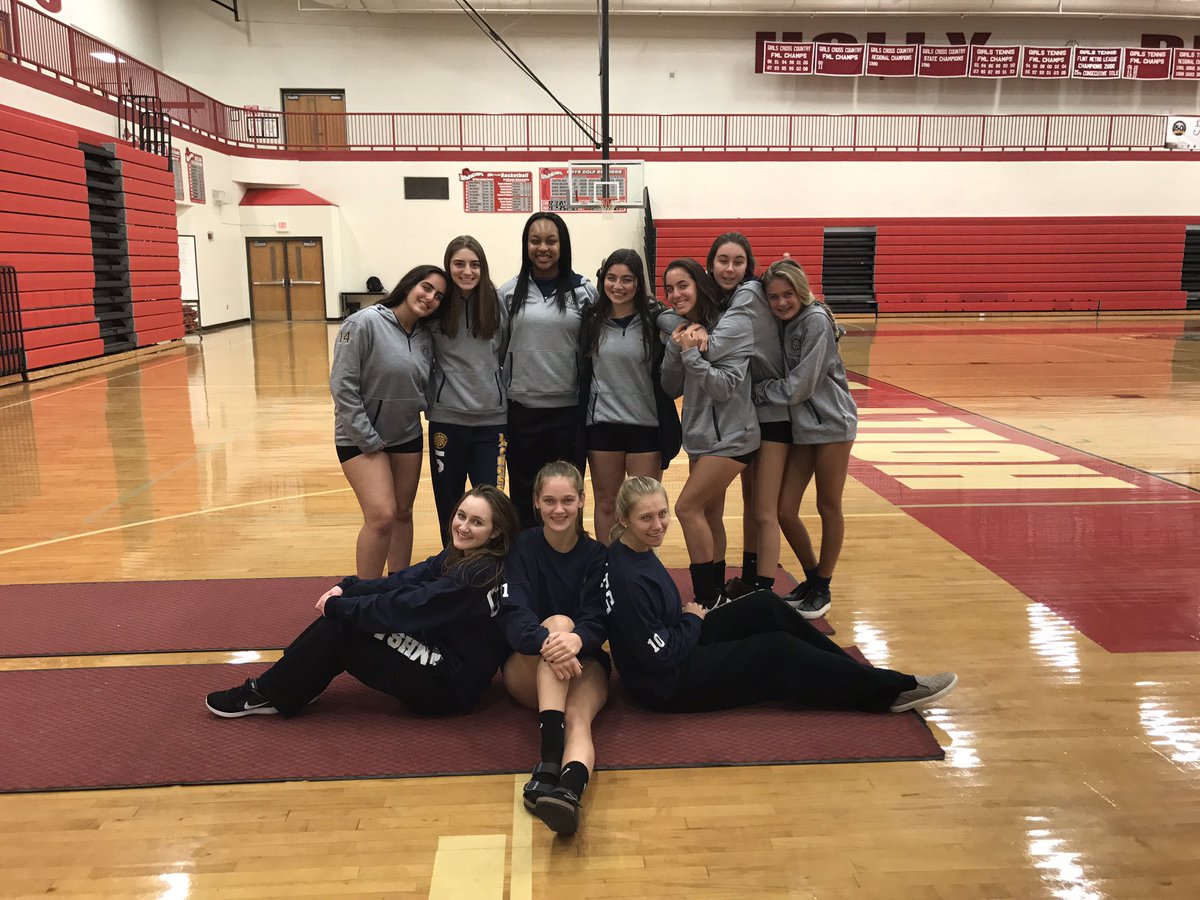US_ASHsports's tweet photo. #ASHVB is on their way to @HollySchools for a quad! And they are repping their new spirit wear👍 #GoHeart💙 https://t.co/vz0wIoUxUs