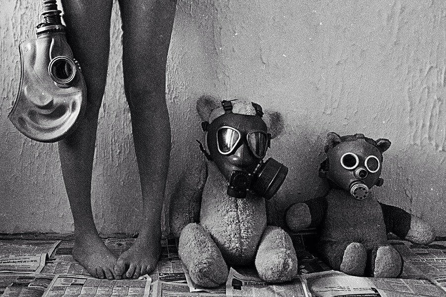 -Si l'on ne se fie qu'aux apparences, alors la vie des autres nous paraît toujours bien plus belle que la nôtre...ROB'