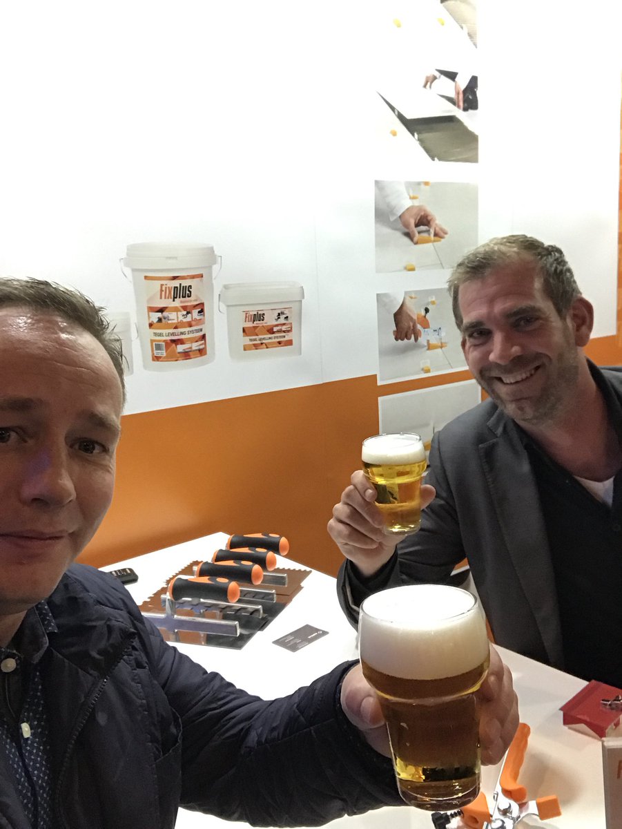 Fixplusnl's tweet image. De dag afsluiten @BouwCompleet_EH doe je met een biertje!