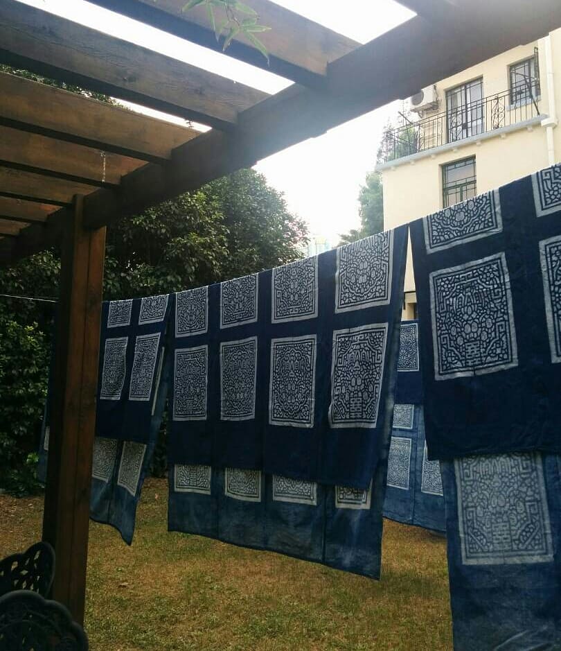 PeggySueCllctn's tweet photo. Exploring local textile indigo traditions in #Shanghai thanks to @TESTEXAG & @fashiontakesaction #designforward2017 #indigo #localtextiles https://t.co/HR1yoWc3SK
