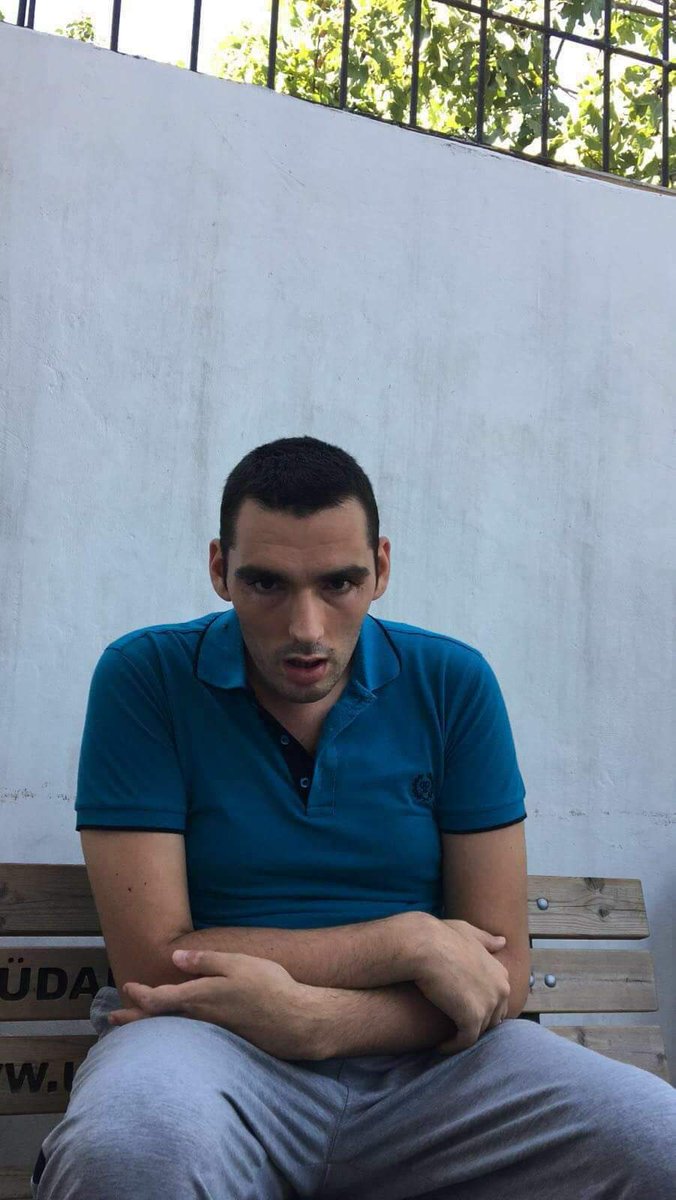 Çok Acil kayip
DENİZ SERT 29 
ÜZERİNDE SİYAH  HIRKA
BEYAZ ŞAPKA
ÜSKÜDAR BAĞLARBAŞI ACIBADEM
KADIKÖY CIVARINDA
0532 350 24 00
Besnik Türkeş