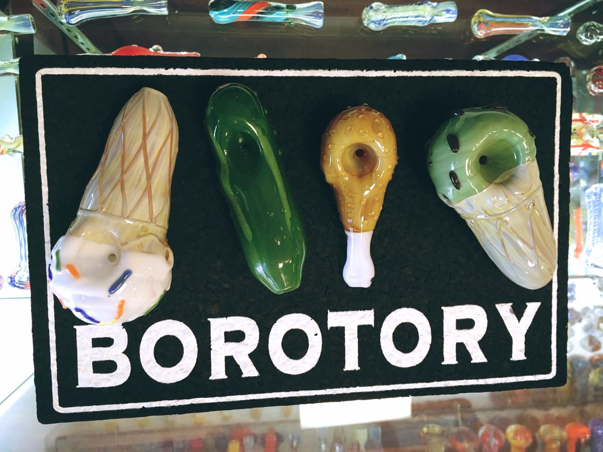 PuffsterShop's tweet photo. When your pipe looks good enough to eat...! 🥒🍦🍗

@The_Borotory #DelawareGlass #Puffster https://t.co/ifXoRxqz6M