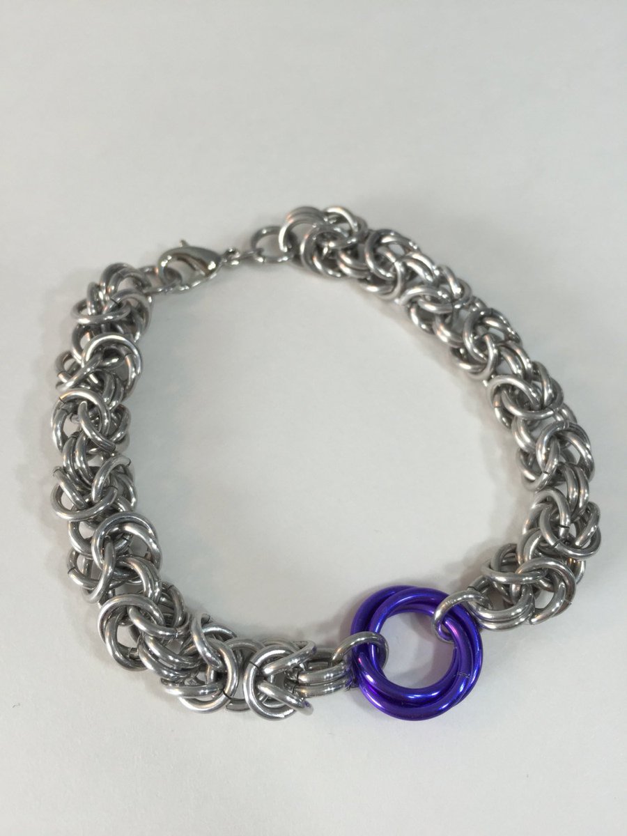 randomjewelry's tweet photo. Purple and Silver Chainmaille Bracelet | Mobius Knot and Byz… https://t.co/ZbnA0Ktbfv #RandomJewelry #PurpleBracelet https://t.co/ytj68fZn6B