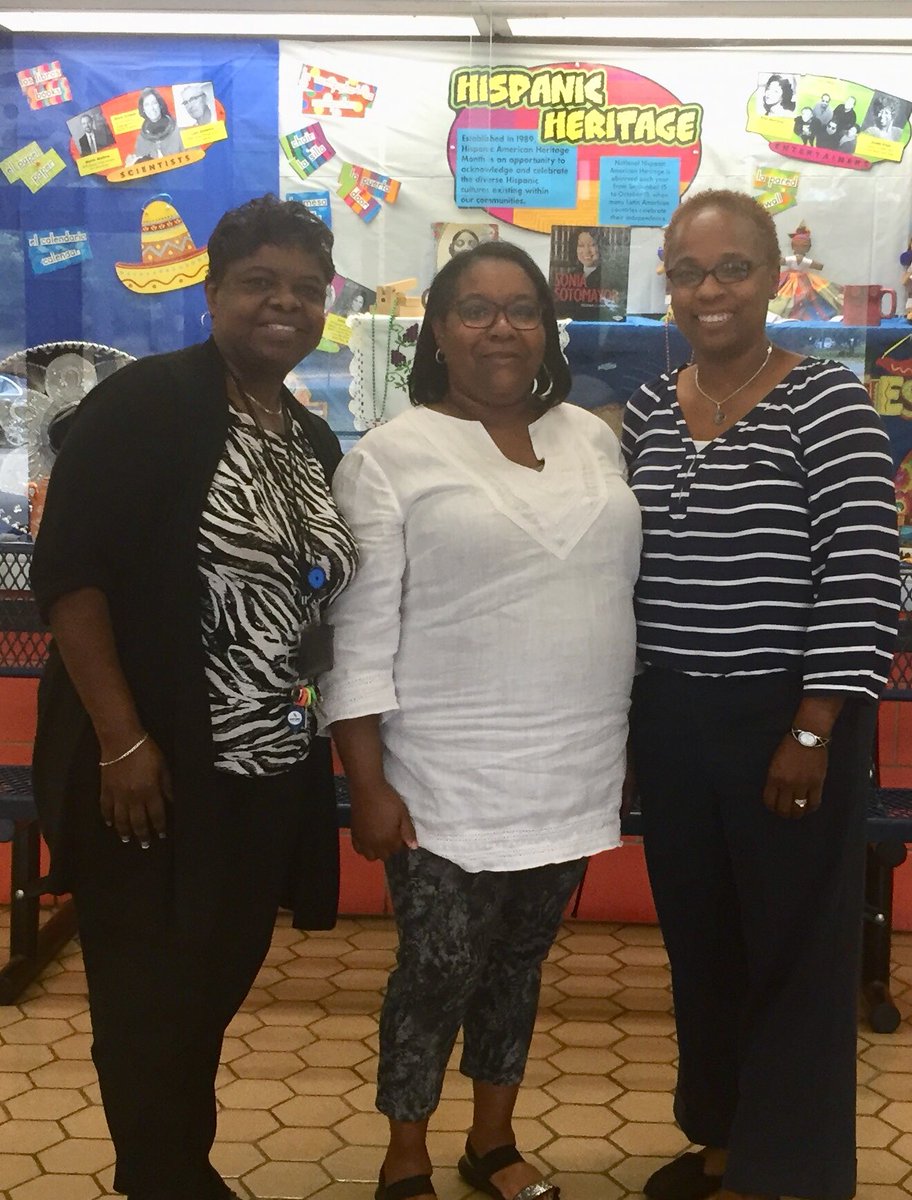PrincipalMcCall's tweet photo. Glad to help @APIPpgcps aspiring school leaders this morning @OTDpgcps https://t.co/uZ9XG9Pw2j