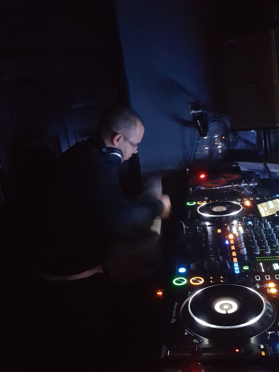 djmbunker's tweet photo. Oh yes! @GHOSTmaterial busting out the wax! 👻 
Watch live at:
https://t.co/4ymSwPpWbM https://t.co/ZbgbQLofqp