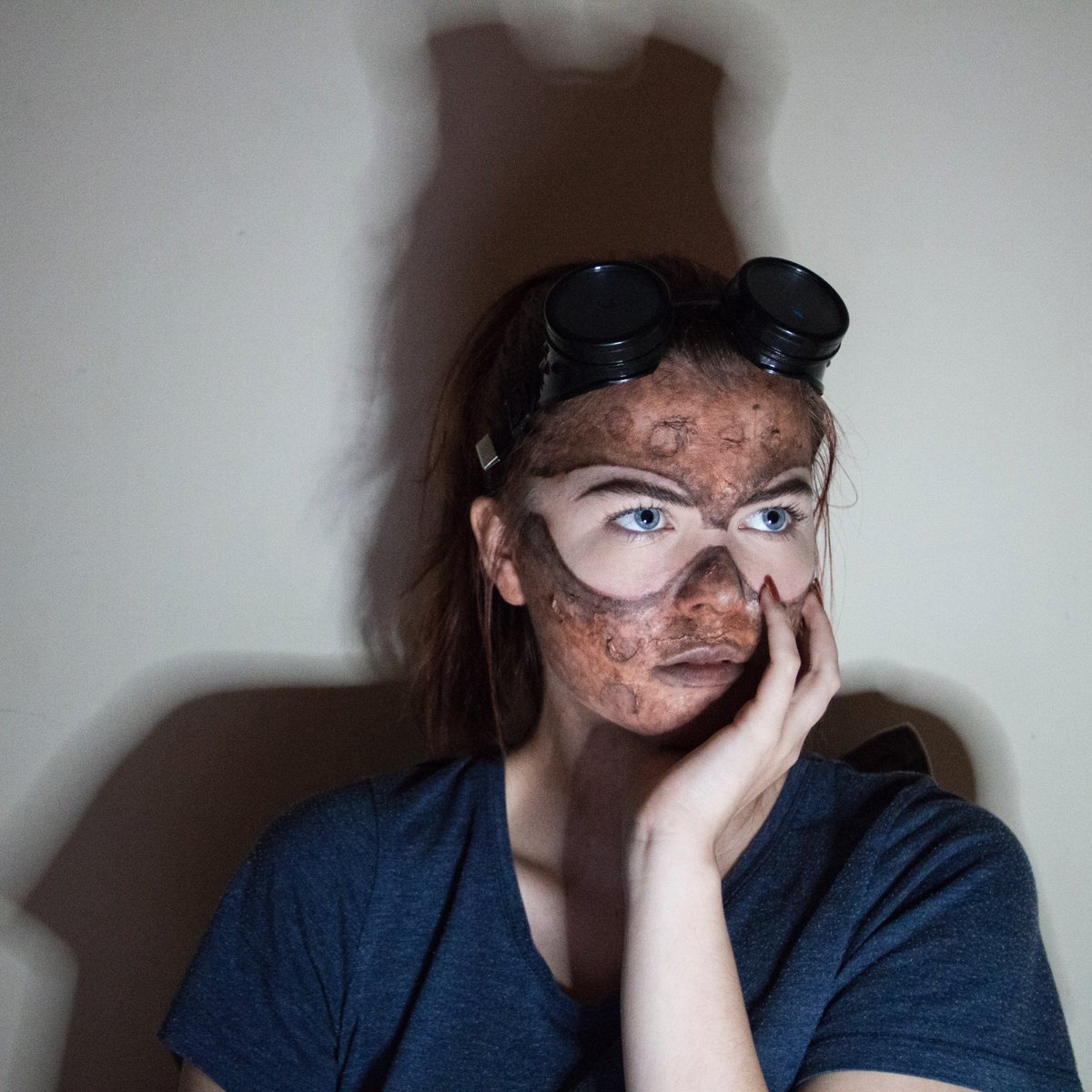 crybabybleu's tweet photo. #31daysofhalloween day 11 ⚡️ steampunk burns / experiment gone wrong https://t.co/Yq9YRMV3Bb