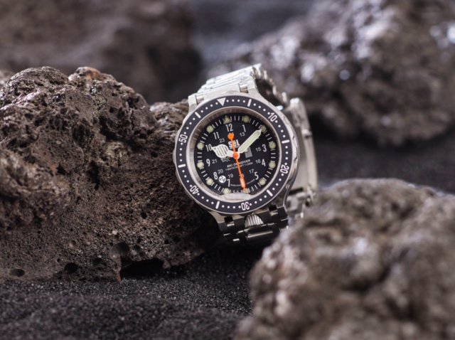 rugged dive watch
