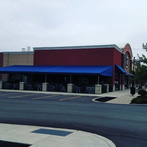 miamicorp's tweet photo. Regram: A huge Tempotest #awning for the Napa Woodfired Pizzeria &amp; Bistro by Awning Mart in #CiceroNY. 🍕🍕🍕 https://t.co/P9pgGXqKss https://t.co/4KE04Z4UJu