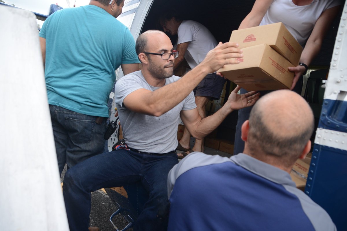 NAICobservatory's tweet image. Today we received supplies from FEMA for the community!
#PRSeLevanta