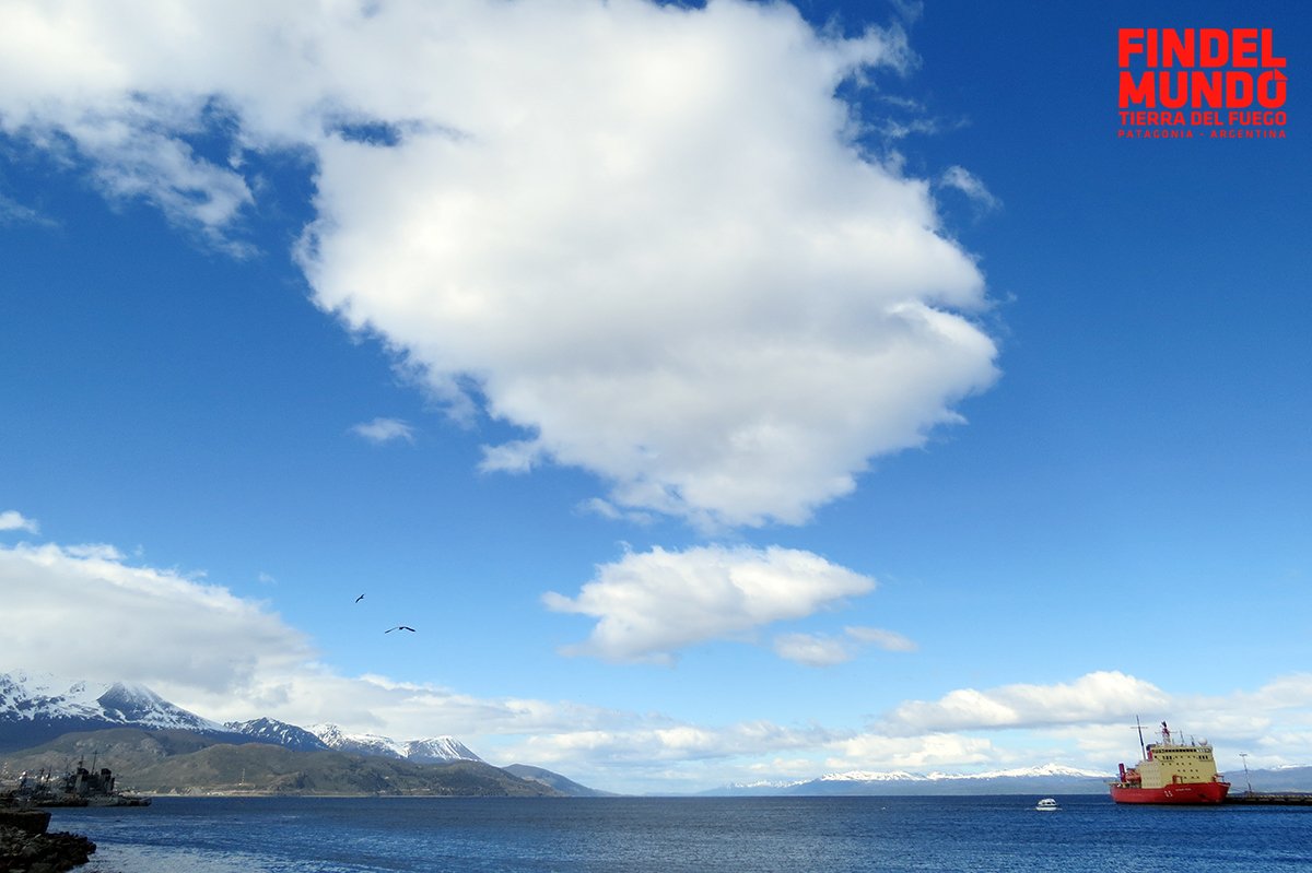 TurismoTDF's tweet photo. El rompehielos Almirante Irizar en Ushuaia, Fin del Mundo #Ushuaia #FinDelMundo #TierraDelFuego #EsAventura https://t.co/xKON94JX0s https://t.co/sg1jzjAMfI