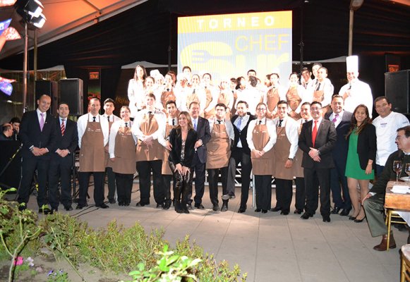 Chilegast's tweet photo. Chile fue el país ganador en la XVII versión del torneo gastronómico #ChefSur2017 Felicitaciones a los #chef 💪💪💪 https://t.co/twACnL5GqG