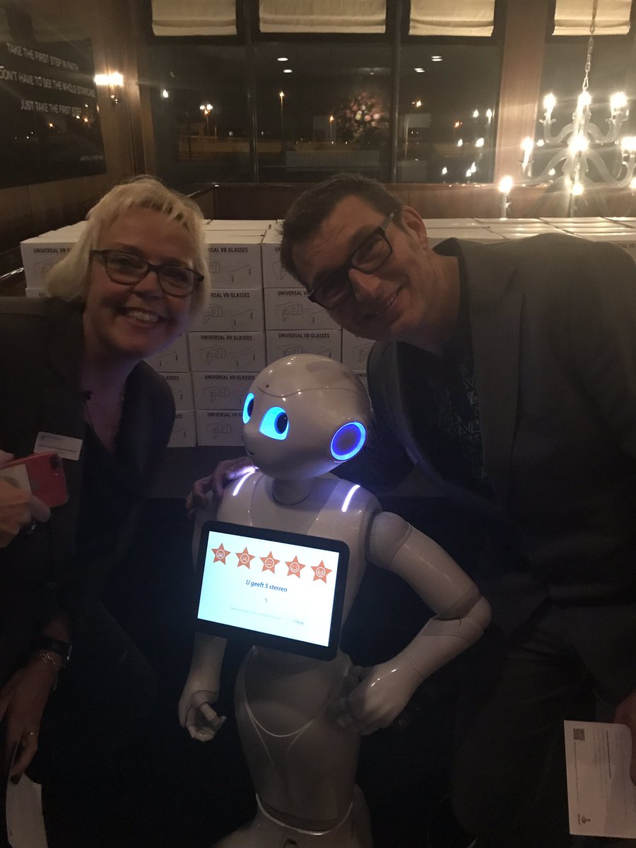 MarioVanVliet's tweet photo. Vlnr: @SiteforSites, Pepper van @RaboZHMidden en ondergetekende na afloop van de geslaagde, negende #Oostlanddag. https://t.co/16w0WAcLvZ
