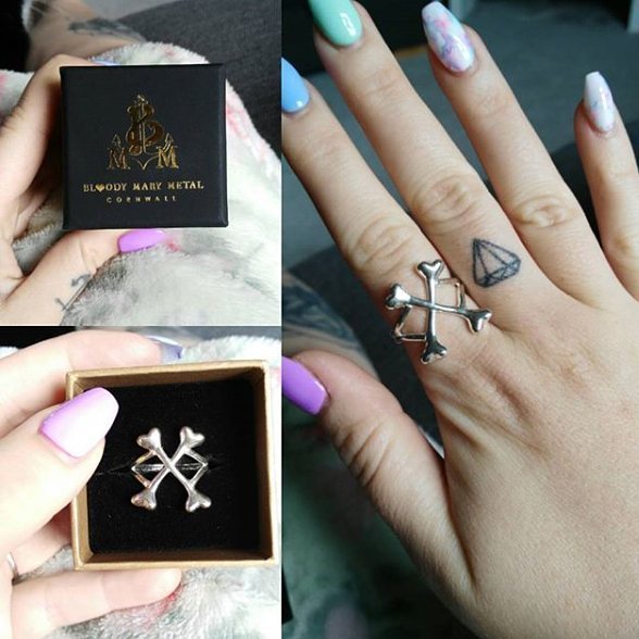 bloodymarymetal's tweet photo. C r e w  M a t e ⚔ @robynabbeyc has joined our #crossbonescrew ✌️️️ Are you in too?  Shop here ▹ … https://t.co/xdh50wu3fq https://t.co/YfqXXgNatX