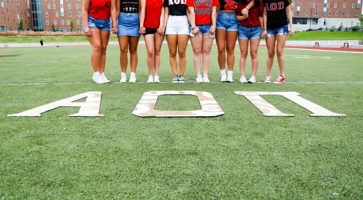 Green4Queen's tweet photo. Caroline's passion for AOII and love for her sisters shows in everything she does and stands for❤️🐼 #GreenforQueen #gogreen ♻️💚 https://t.co/BFpGF5cH3a