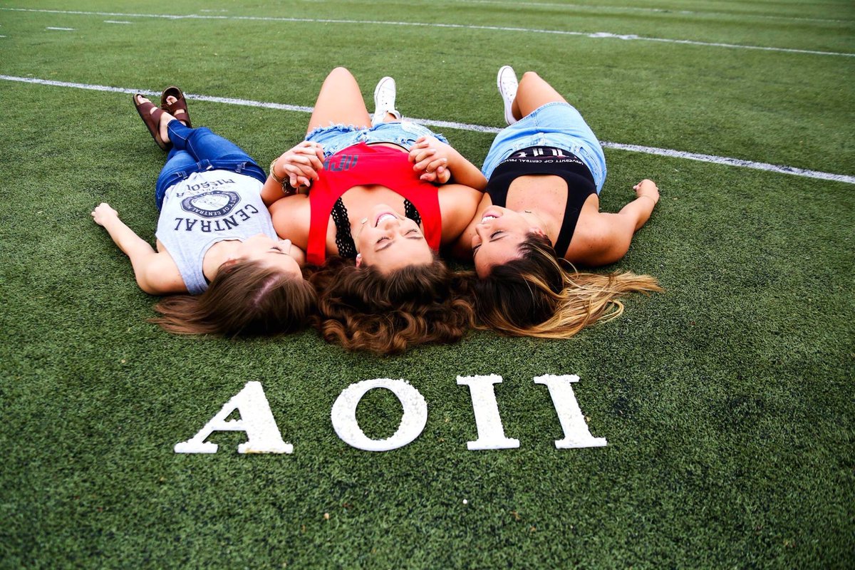 Green4Queen's tweet photo. Caroline's passion for AOII and love for her sisters shows in everything she does and stands for❤️🐼 #GreenforQueen #gogreen ♻️💚 https://t.co/BFpGF5cH3a