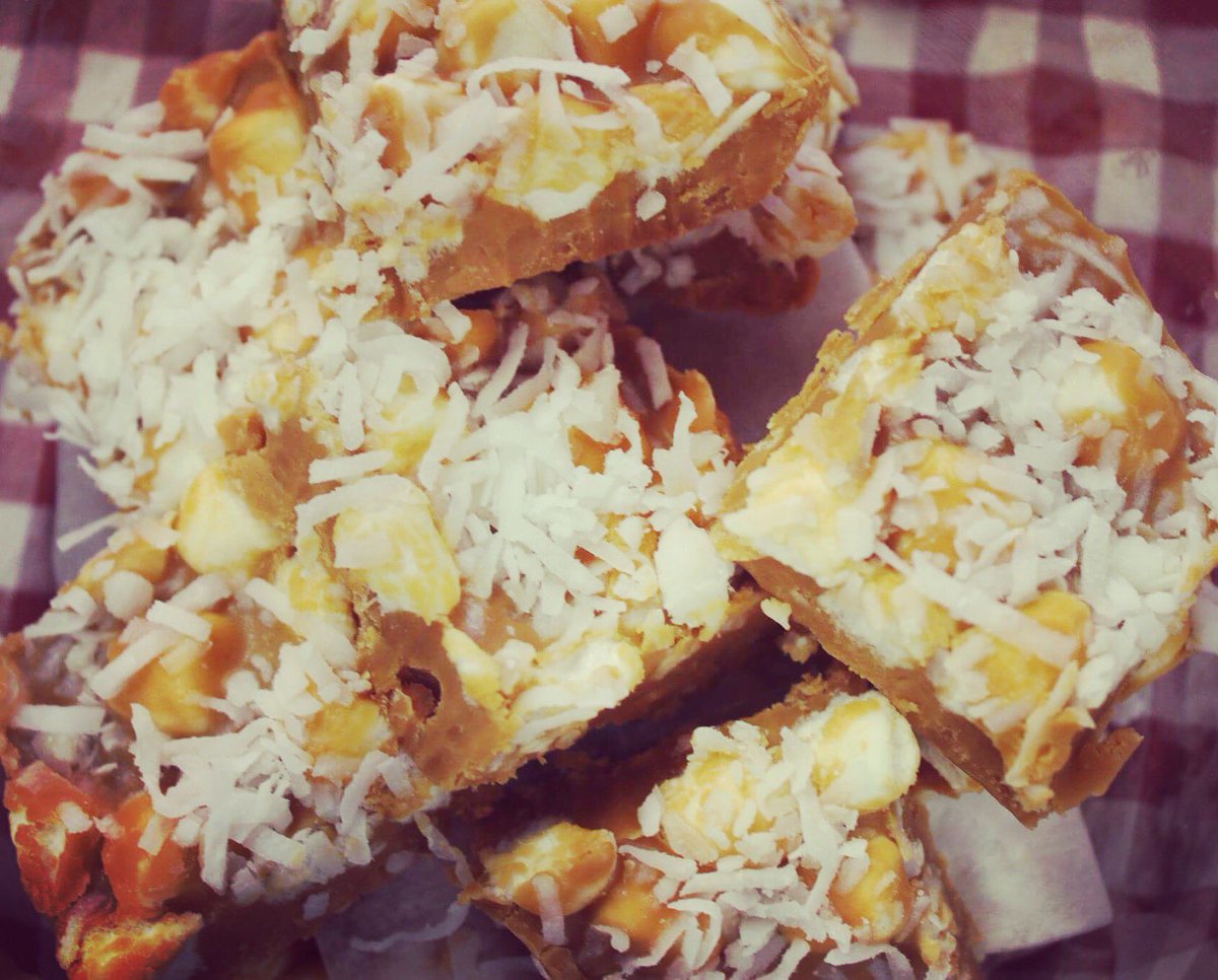 mysavione's tweet photo. Check out these gorgeous dessert bars from The Marketplace at Simpson Spring! Totally Drooling 🤤 @simpsonspring #supportlocal https://t.co/lpuS0OehPJ