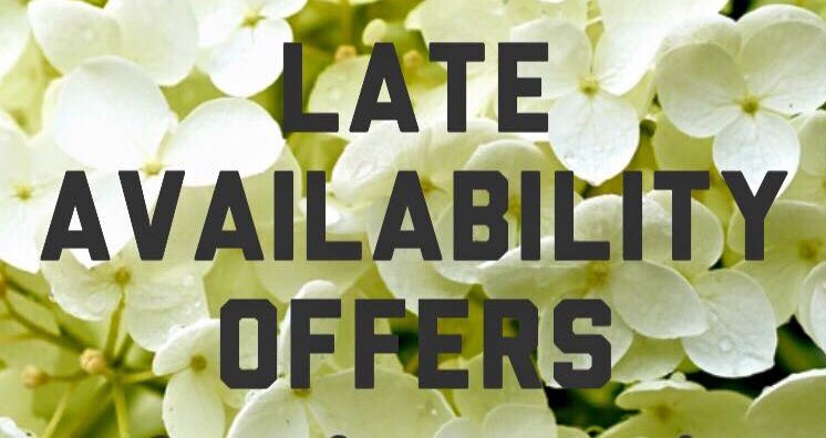 Get in touch with us✨
#weddinghour #dorset #hampshire #christchurch #bride #groom #wedding  #ceremony #marquee #exclusiveuse #weddingvenue