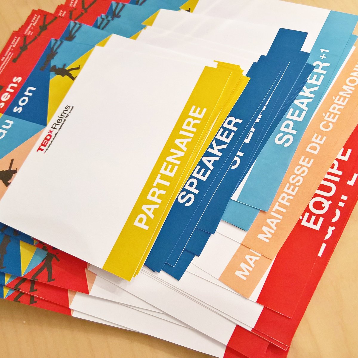 TEDxReims's tweet image. On prépare l'accueil du jour J : merci à nos bénévoles au long cours et à ceux qui nous rejoignent cette soirée unique.
🎈
#TEDxReims