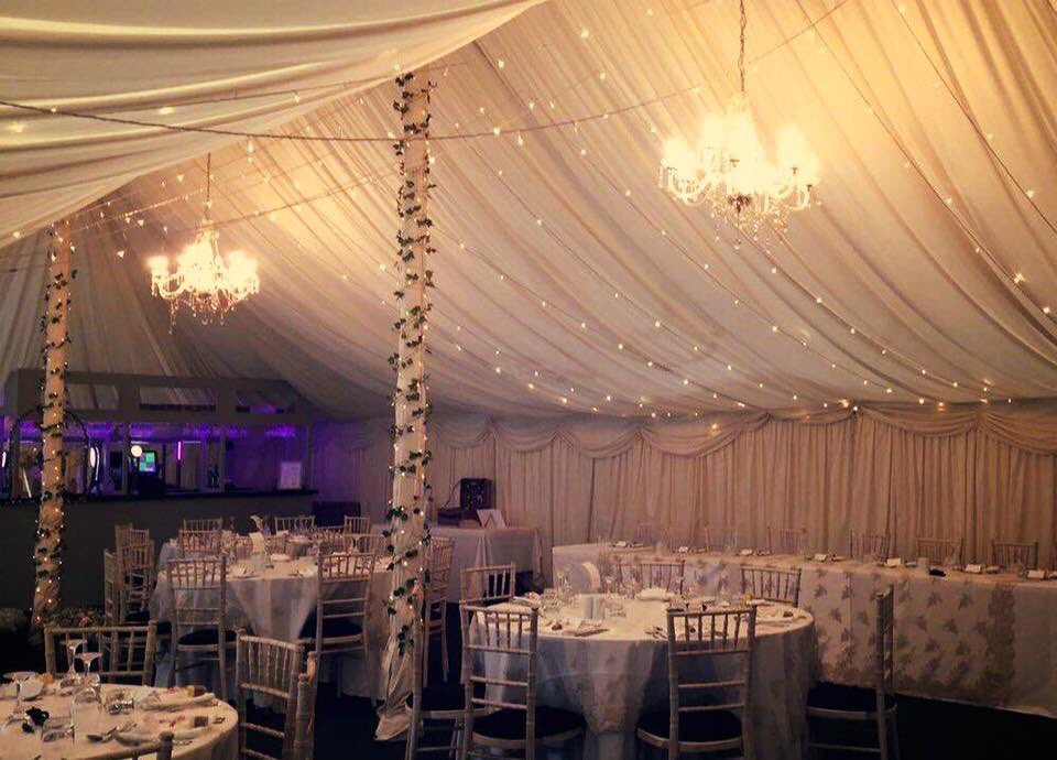 Marquee looking glam ✨
#weddinghour #dorset #hampshire #christchurch #bride #groom #wedding  #ceremony #marquee #exclusiveuse #weddingvenue