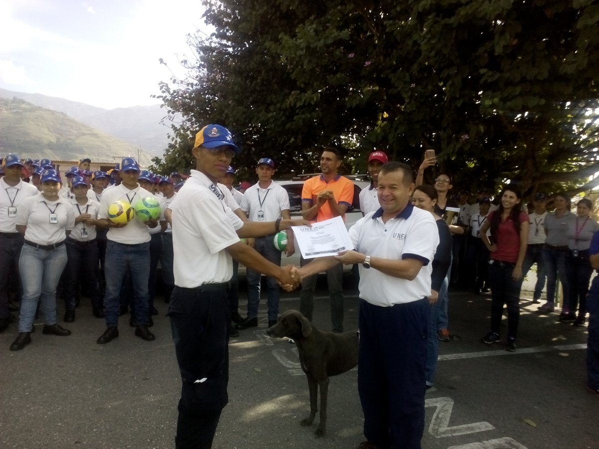 meridaunes's tweet photo. Entrega de Reconocimiento 1er lugar Jornada de Buenas Prácticas Septiembre. Coord.CIVS @MARamirezPNB https://t.co/APNytxYYxB