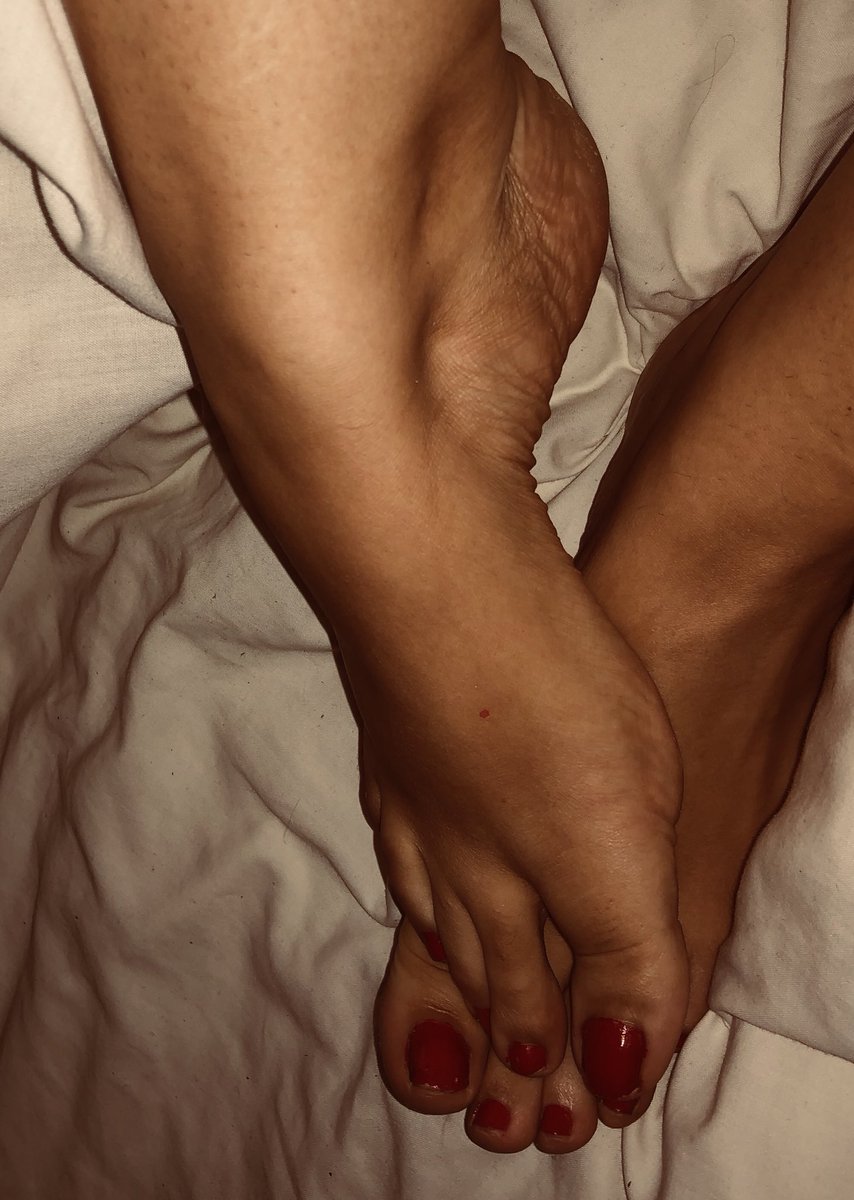 XClassyBabyX's tweet photo. Making #losers submit all night long you know you want to be next so DM. Submit &amp; Obey Bitches!! #Femdomme #Femdom #findom #finsub @RTP1G https://t.co/iu5SKCMvHm