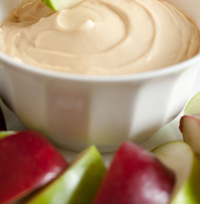 RecipeKitWare's tweet photo. Doesn't matter if it's #fall or summer, Apple Cheesecake Fruit Dip will always be a great treat! #Foodies #recipe #apples #treat #spices https://t.co/j3IFy6I9x1