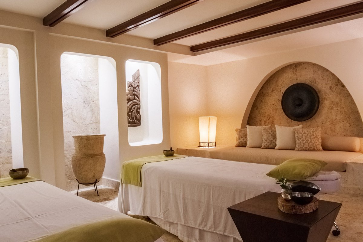 PUNTACANARESORT's tweet photo. #WellnessWednesday ~ Try our #DetoxPackage @SixSensesSpaPC which is the perfect treatment to refresh your skin https://t.co/yhFh08j975 https://t.co/YMuarlhiDr