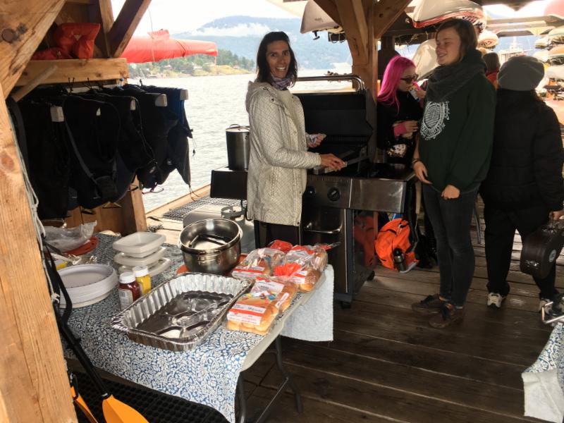 It's October! We're transitioning, and gearing up for the Pumpkin Paddle #yyj #brentwoodbay conta.cc/2xzncyA