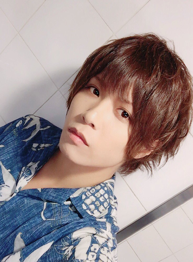 Koma N 今日メイク濃い 誰 死んだ目 T Co Oqwcjbzkbo Twitter