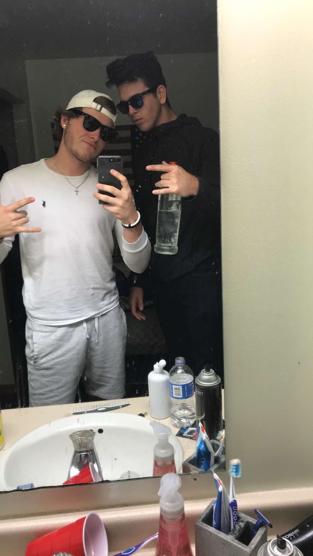 Dondejustin's tweet photo. My mf 💉 brother https://t.co/ZA3BrZiBs6