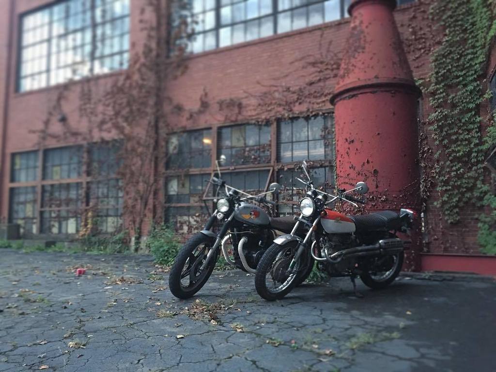 paander46's tweet photo. I'm not a speedy racer. 
#1975 #honda #cl360
#cafe #cb400 https://t.co/T3olQrmGeU https://t.co/Wim3WdZK58