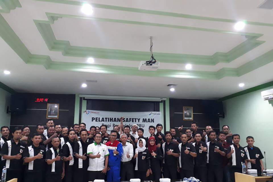 PxseriesS's tweet photo. Pelatihan Safety Man Batch XII 12-13 Oktober 2017 @TBBM Malang https://t.co/tQ6VBf8NOe