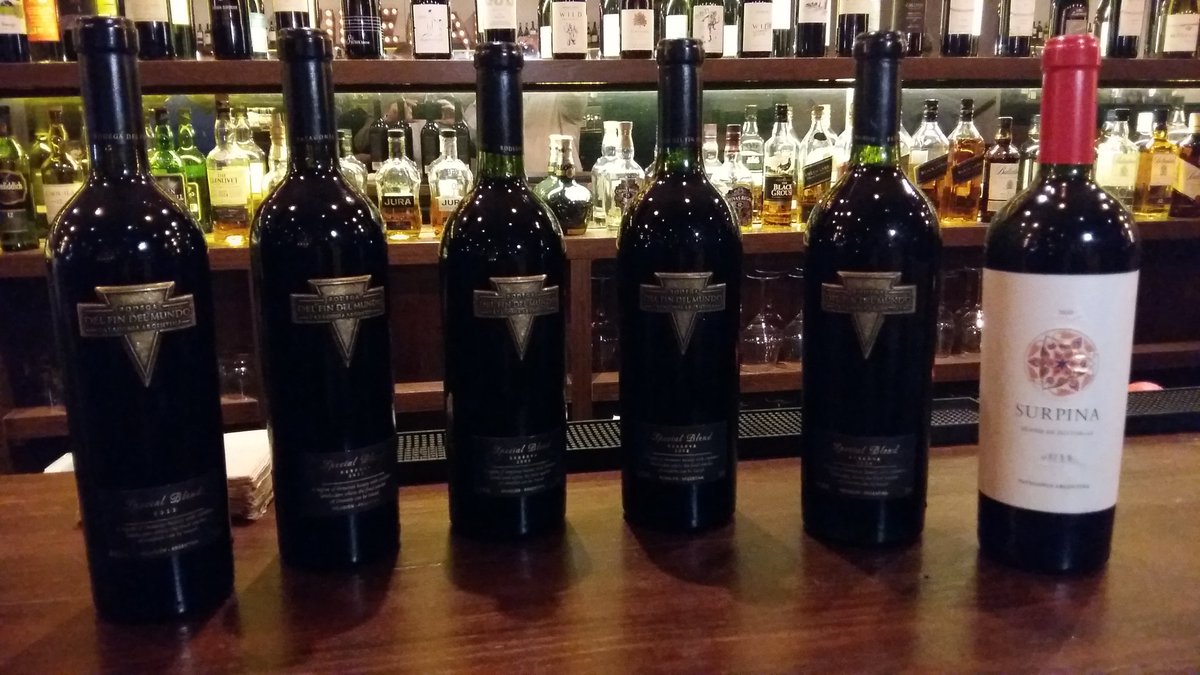 sommelierBDFM's tweet photo. Cata muy especial para @ArgWineBloggers #ArgWbcon @BodFinDelMundo vertical Special Blend + Surpina https://t.co/A25u10lu4a