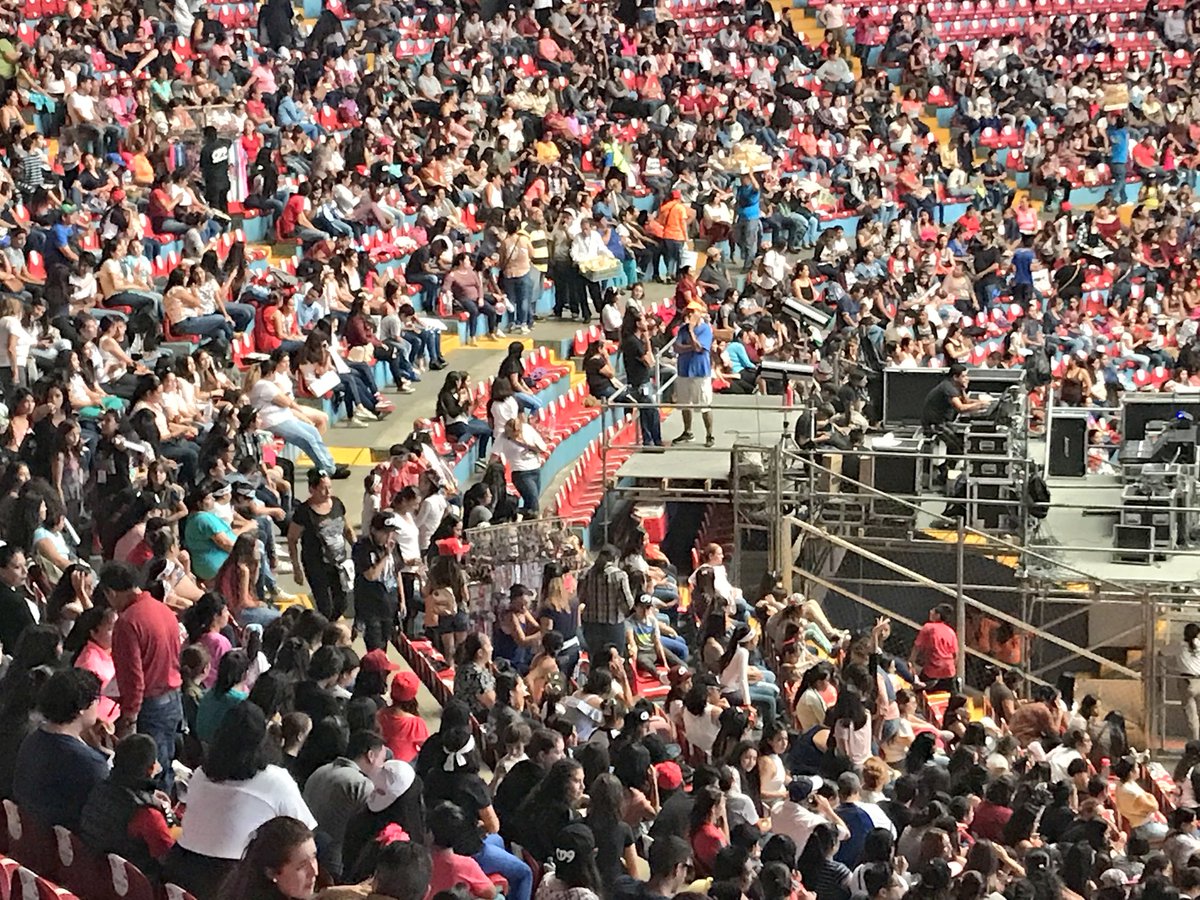 octubrefiestas's tweet photo. Faltando pocas horas para la presentación de @CD9 así luce el Auditorio.  Poco a poco se va llenando. ¡Acá te vemos!#FiestasdeOctubre https://t.co/WgotHCdRia