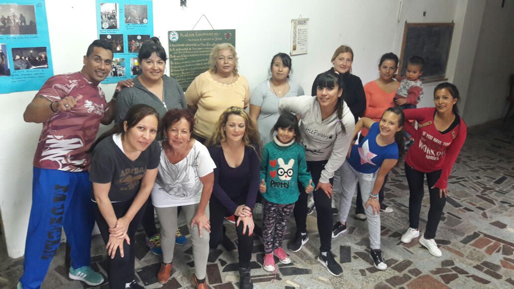 silvinabonafont's tweet image. Hoy comenzamos en él barrio San Francisco junto a @fundacal. Modulo deporte del #Proyectodesarrollo @Damiaan_Sala @lanusmunicipio @Feru810